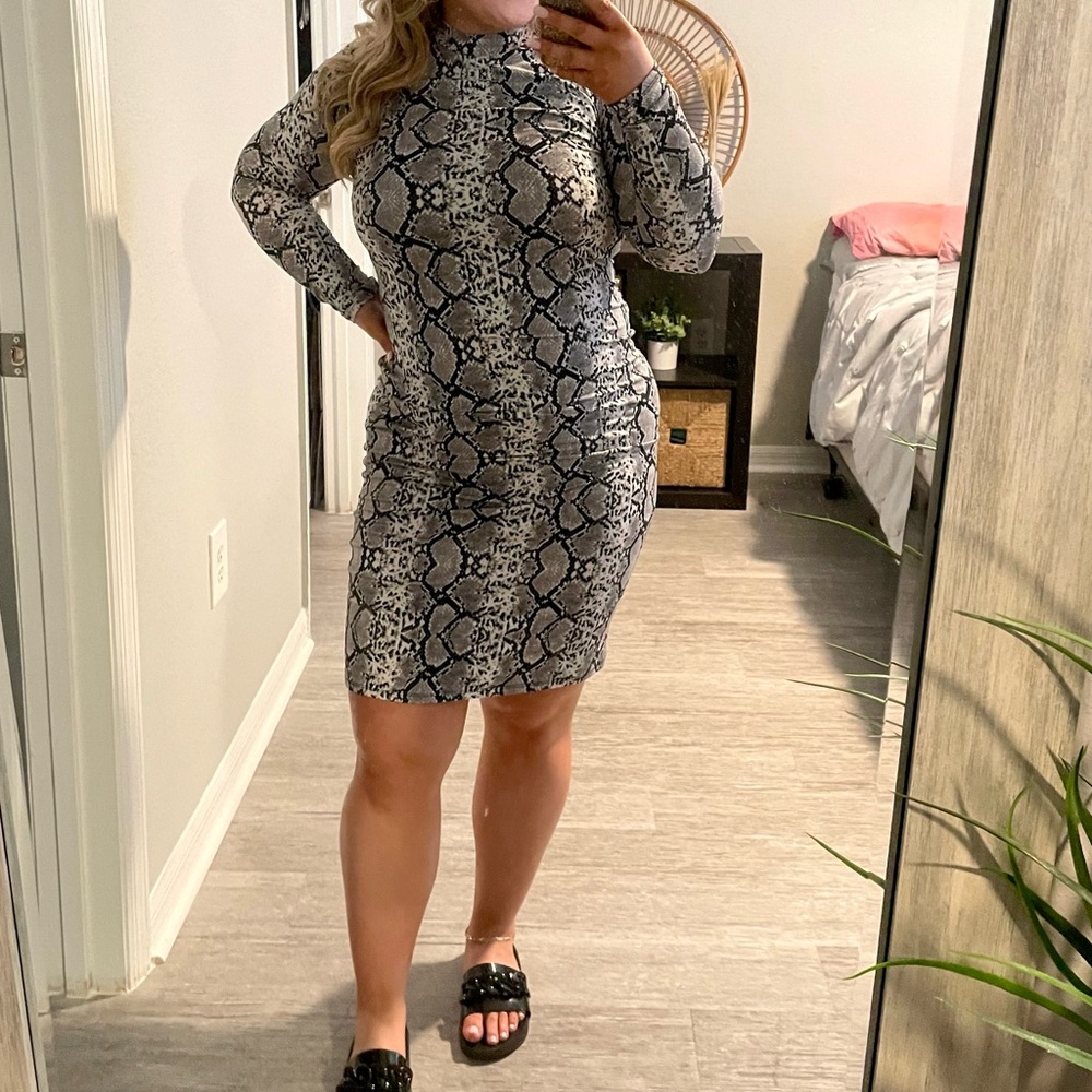 Fashion Nova Feelin It Midi Dress - XL - Picture 7 of 7